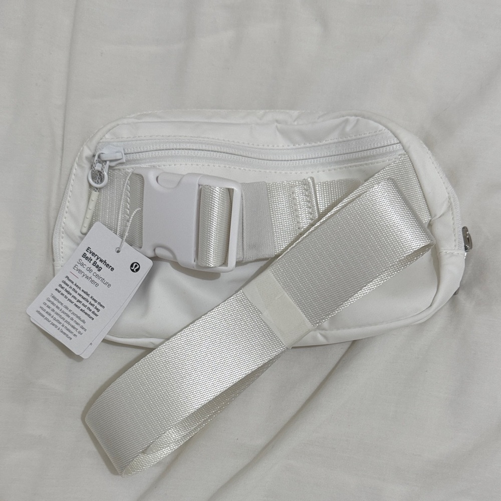 Lululemon Athletica Cream Belt Bag - Picture 2 of 2